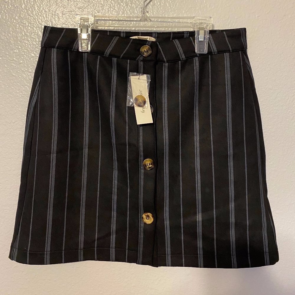 FRANCESCA'S black and white striped skirt